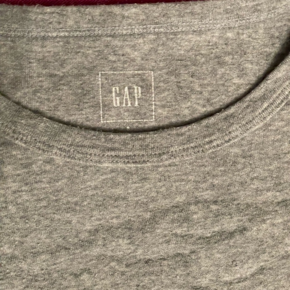 GAP Modern Crewneck Tee Small - Picture 2 of 2